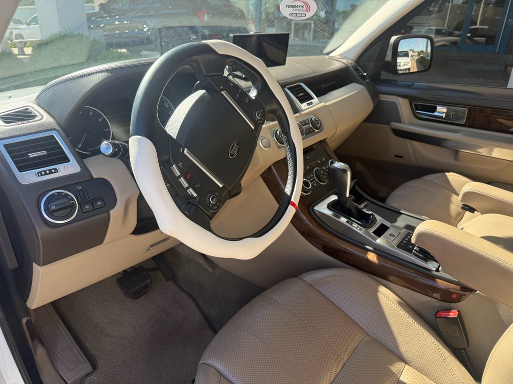 Used 2013 Fuji White Land Rover HSE LUX image 10