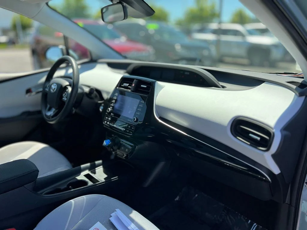 Used 2022 Beige Toyota L image 5