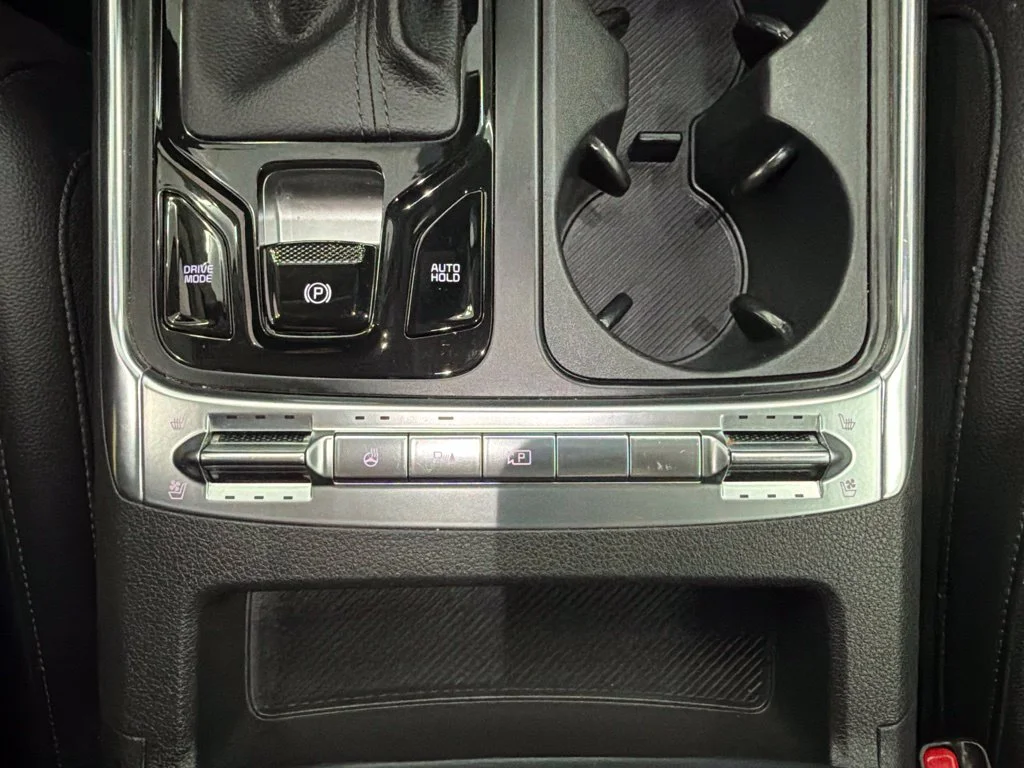 Used 2025 White Kia SX Prestige image 21
