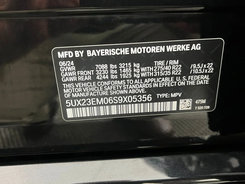 Certified Used 2025 Black Sapphire Metallic BMW xDrive40i image 30