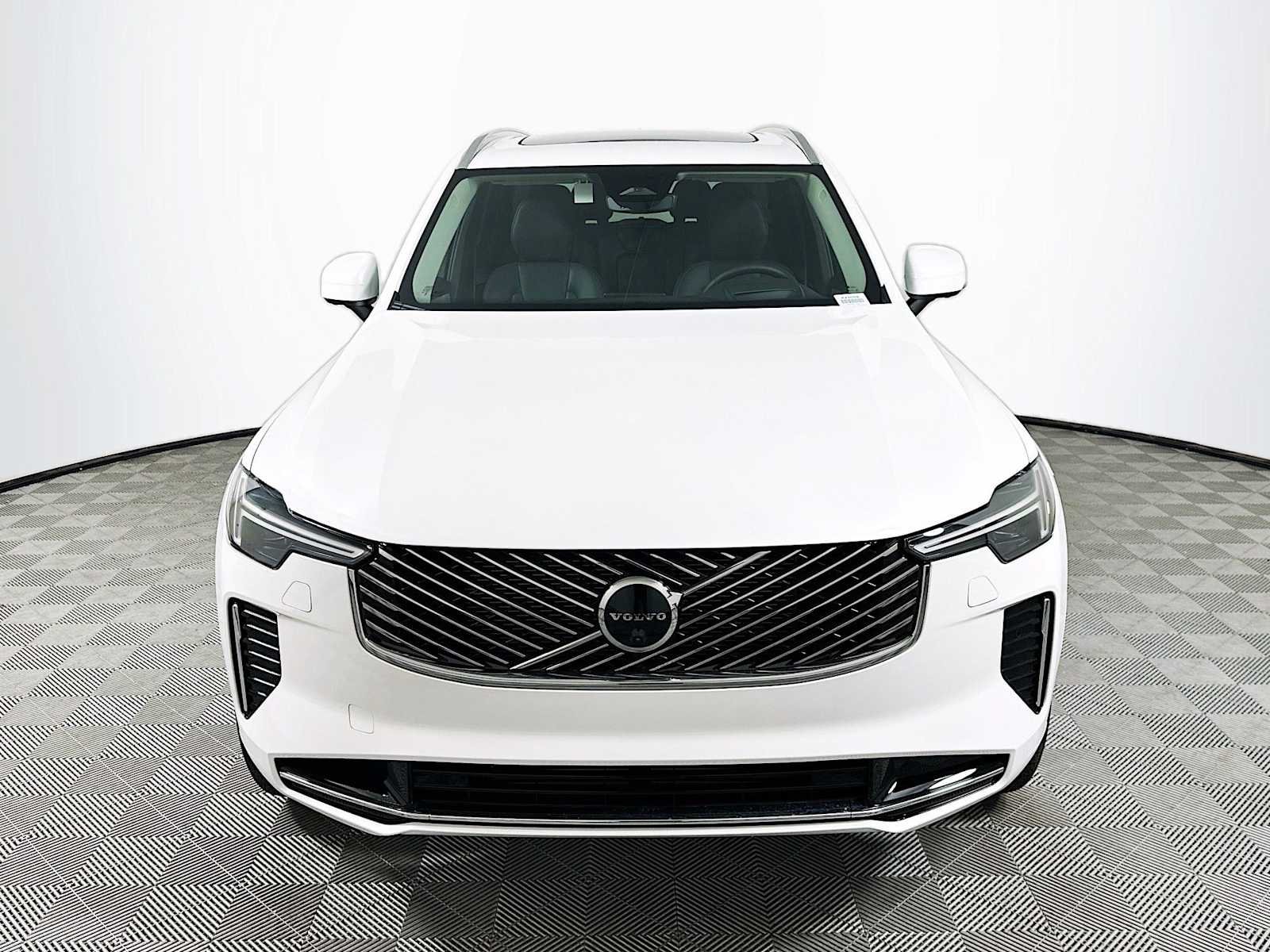 Used 2025 Volvo XC90 Ultra with VIN YV4H60PG8S1358235 for sale in Gilbert, AZ