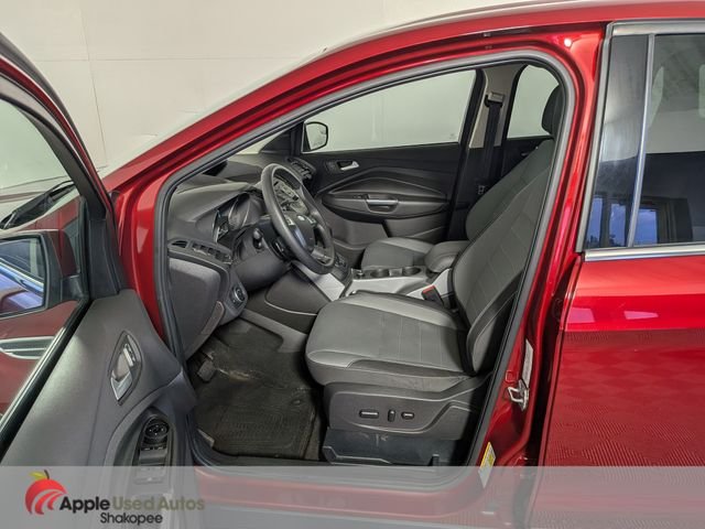 Used 2016 Red Ford SE image 10