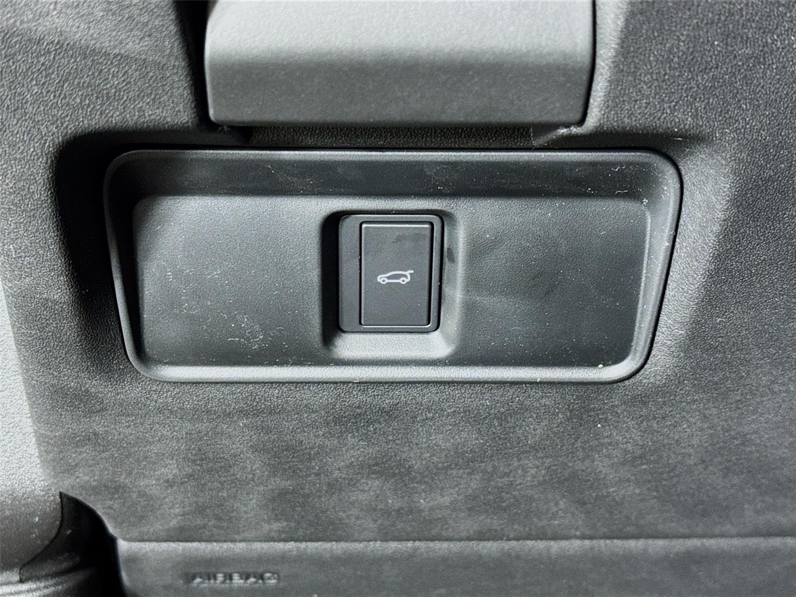 Used 2026 Gray Land Rover Landmark image 10