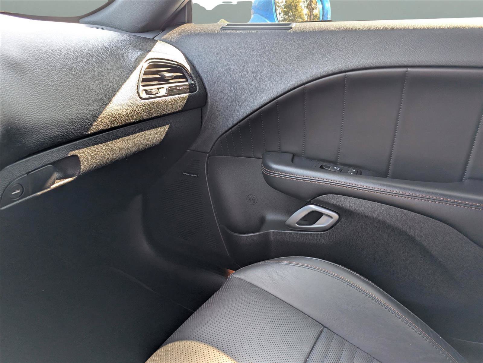 Used 2015 Blue Dodge R/T Plus Shaker image 28