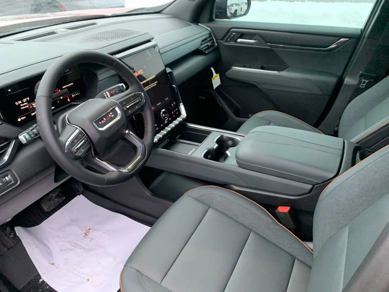 2026 GMC Acadia AT4 - Photo 10