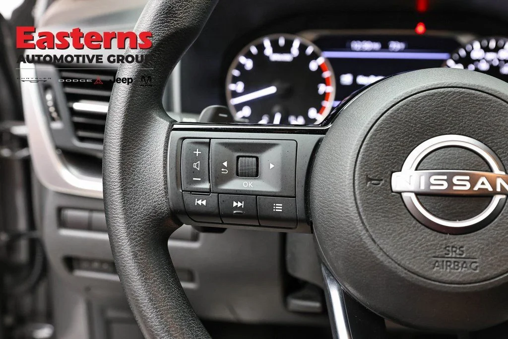 Used 2023 Gray Nissan SV image 14