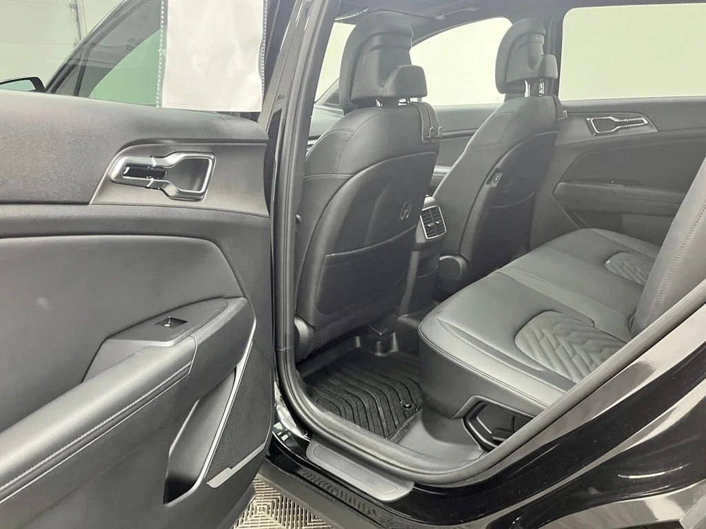 Used 2026 Black Kia X-Line image 39