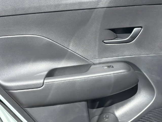 Used 2027 Green Hyundai SE image 20
