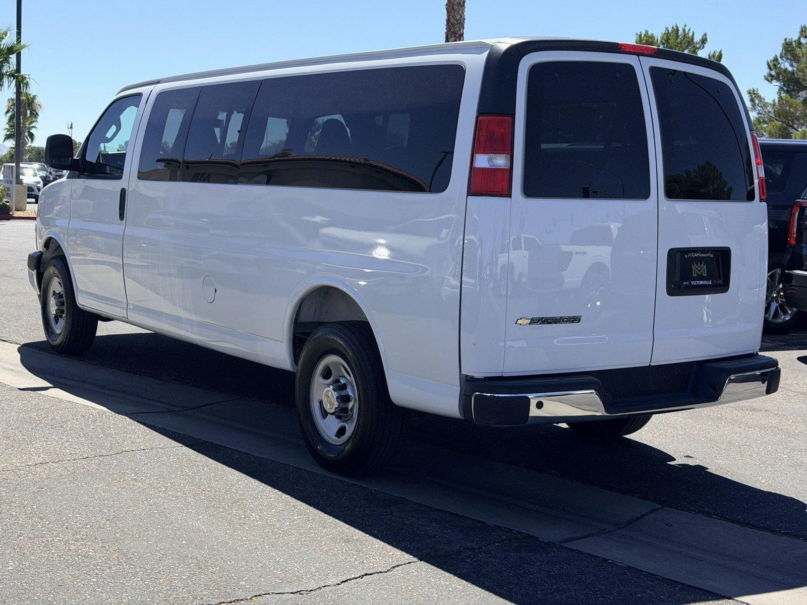 Used 2025 Summit White Chevrolet 1LT image 4