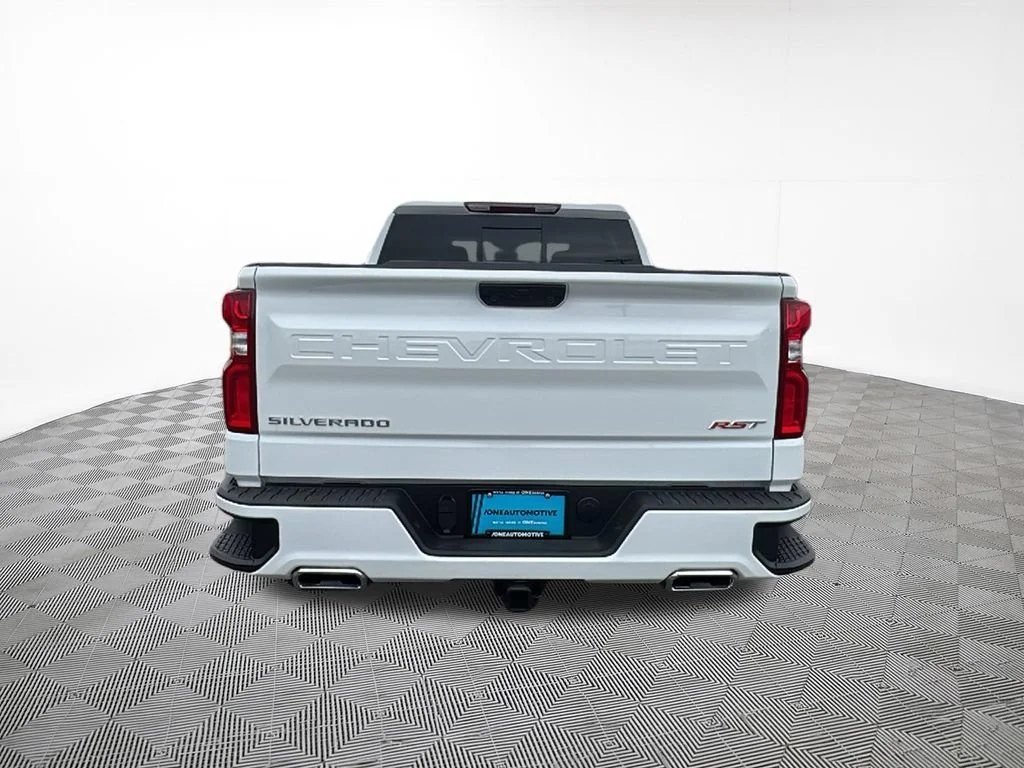 New 2026 Summit White Chevrolet RST image 10