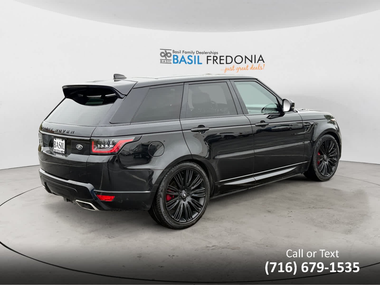 Used 2022 Santorini Black Metallic Land Rover HSE Dynamic image 9