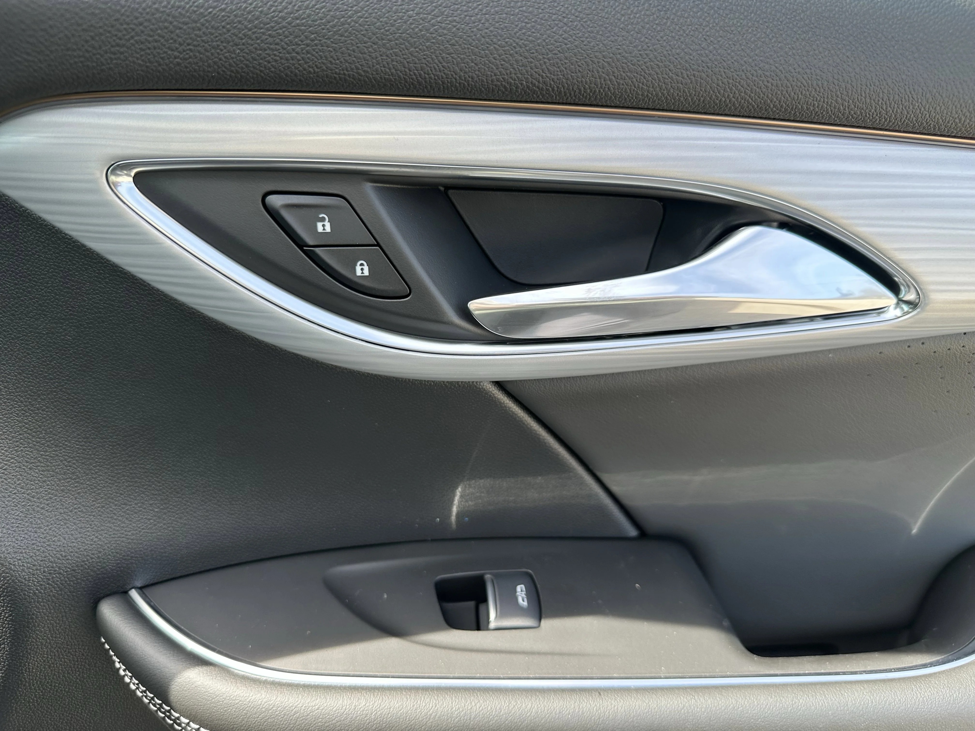 New 2026 Ebony Twilight Metallic Buick Avenir image 20