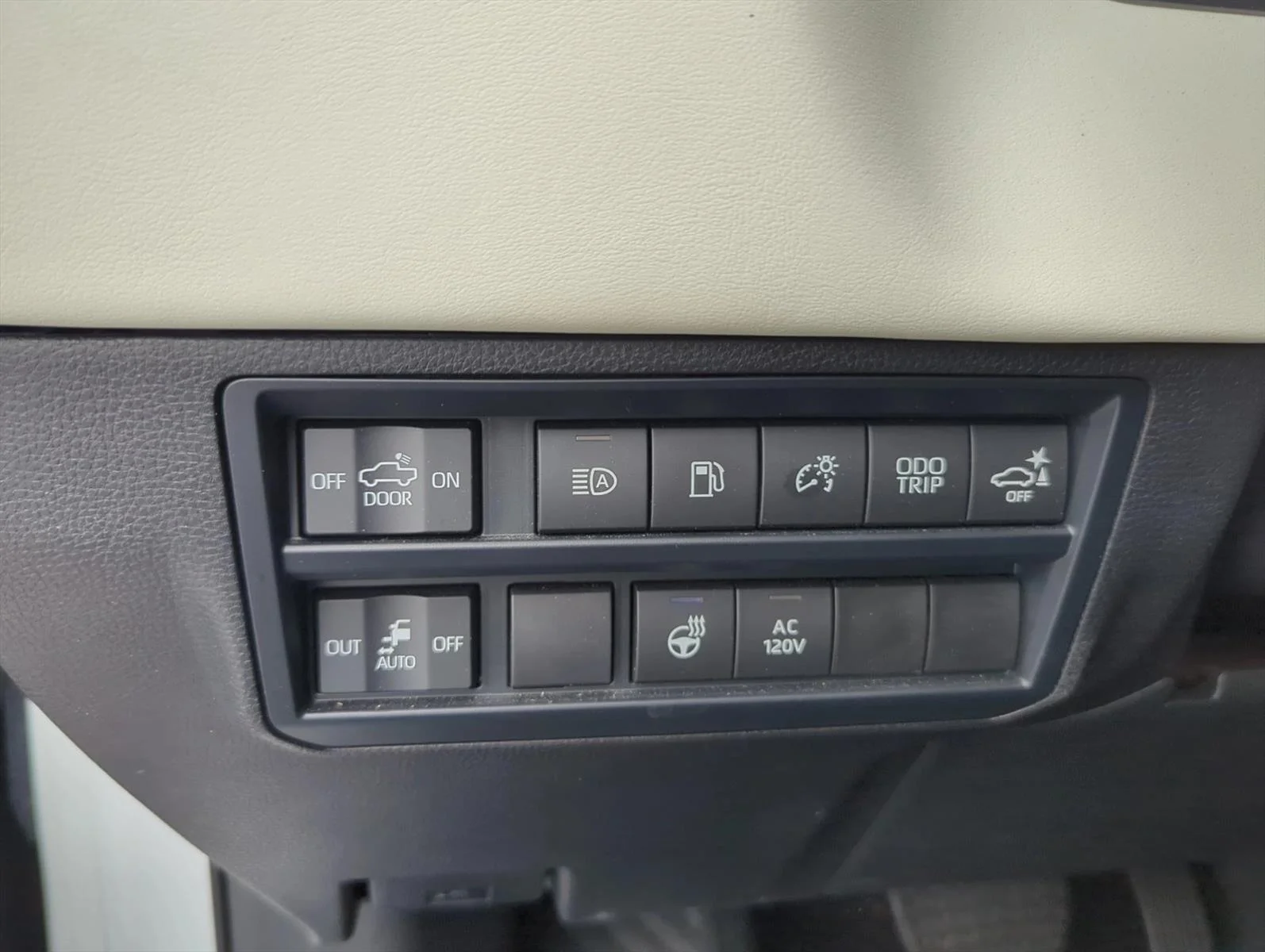 Used 2024 Wind Chill Pearl Toyota Capstone Hybrid image 14