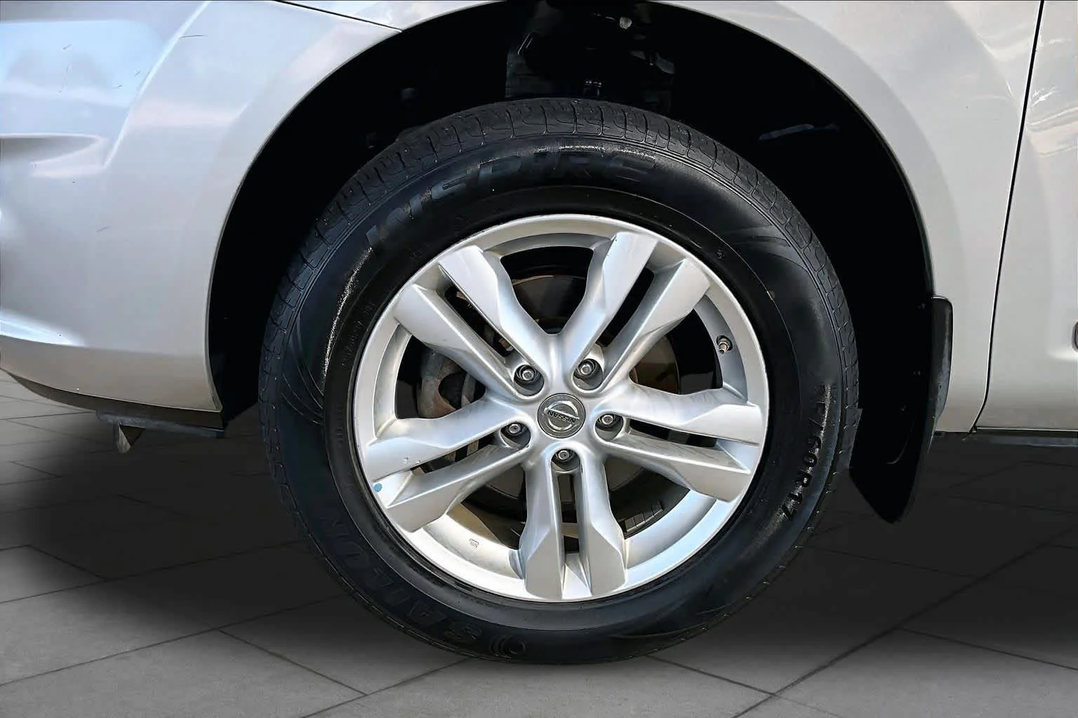 Used 2013 Brilliant Silver Nissan SV image 11