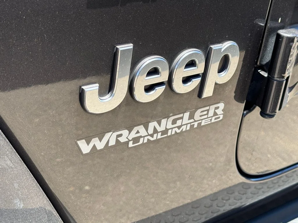 Used 2021 Gray Jeep Unlimited Sahara image 22