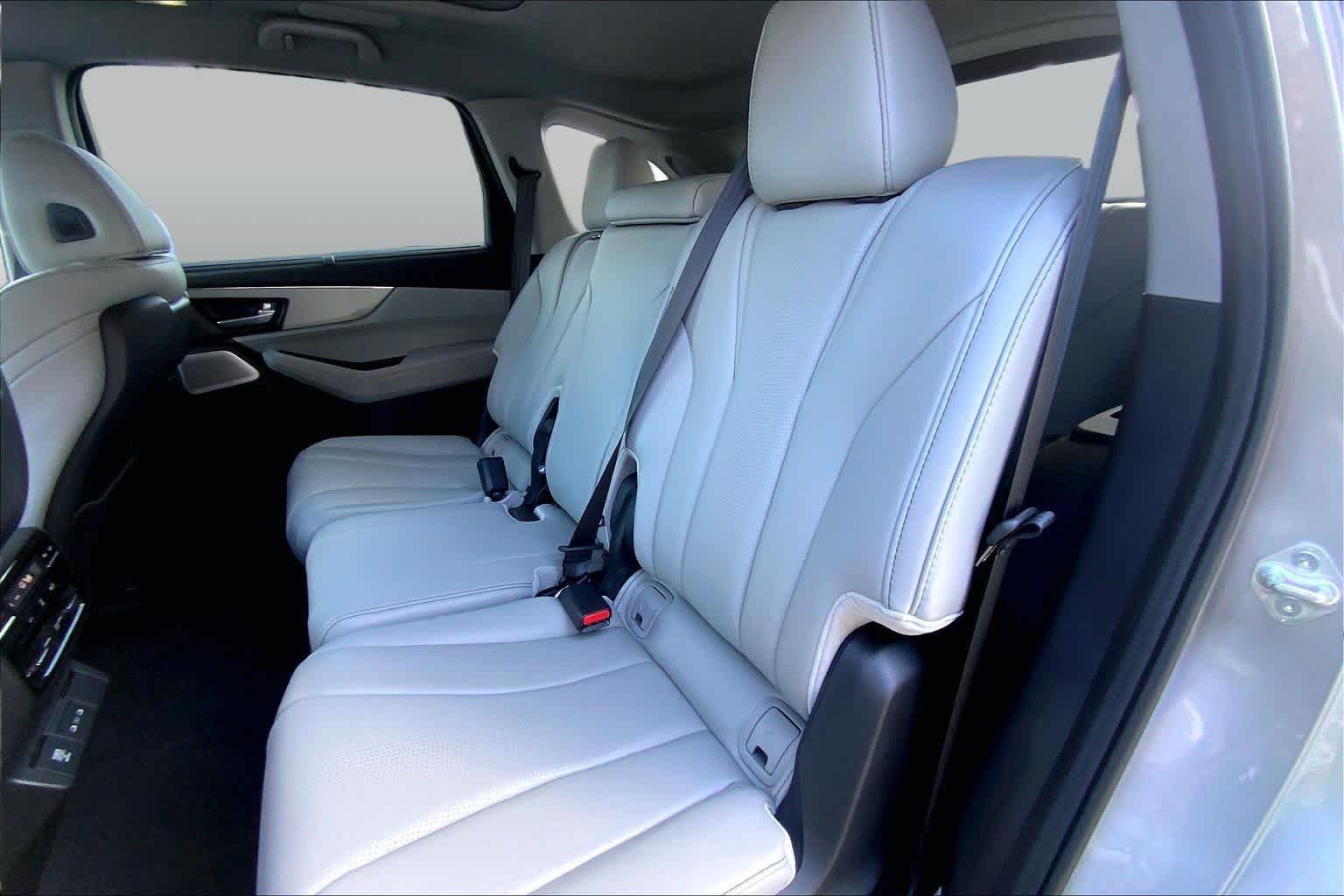 Used 2026 Solar Silver Metallic Acura w/Technology Package image 20