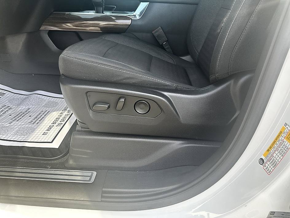 Used 2023 Summit White Chevrolet RST image 15