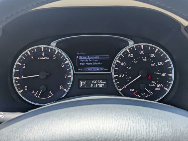 Used 2019 White INFINITI LUXE image 32