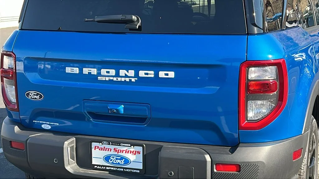 New 2026 Velocity Blue Metallic Ford Outer Banks® image 6