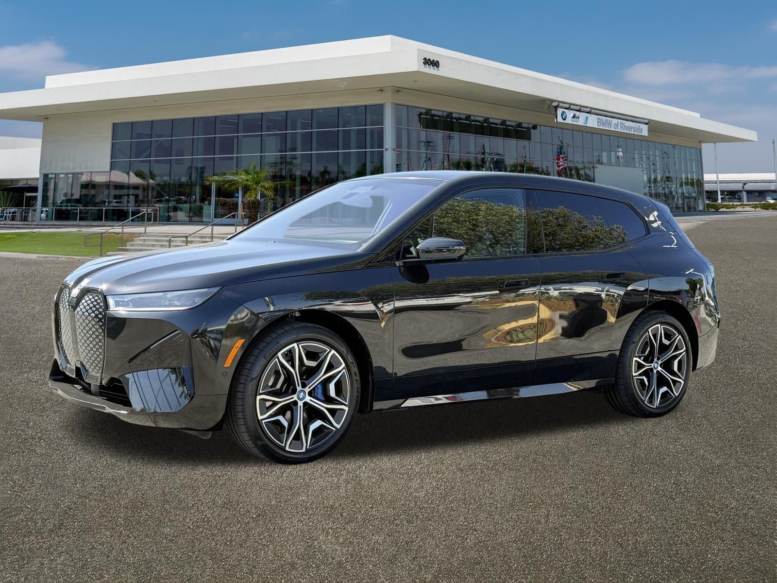 Certified Used 2024 Black BMW xDrive50 image 5
