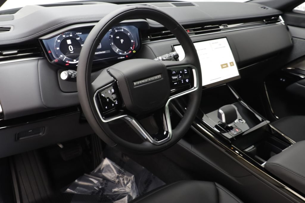 New 2026 Borasco Grey LAND ROVER SE image 7