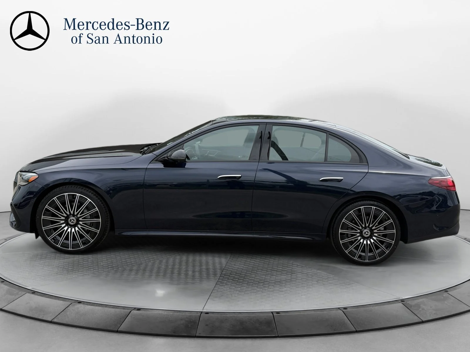 New 2026 Blue Mercedes-Benz E 350 image 4