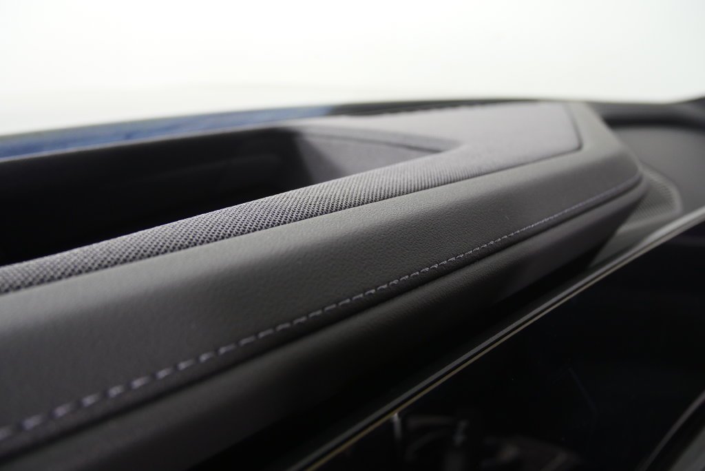 2026 BMW 7 Series 750e - Photo 21