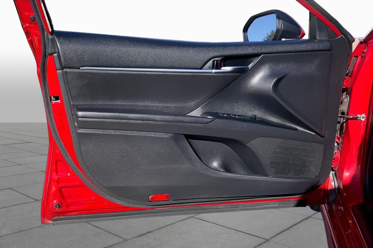 Used 2020 Supersonic Red Toyota SE image 22