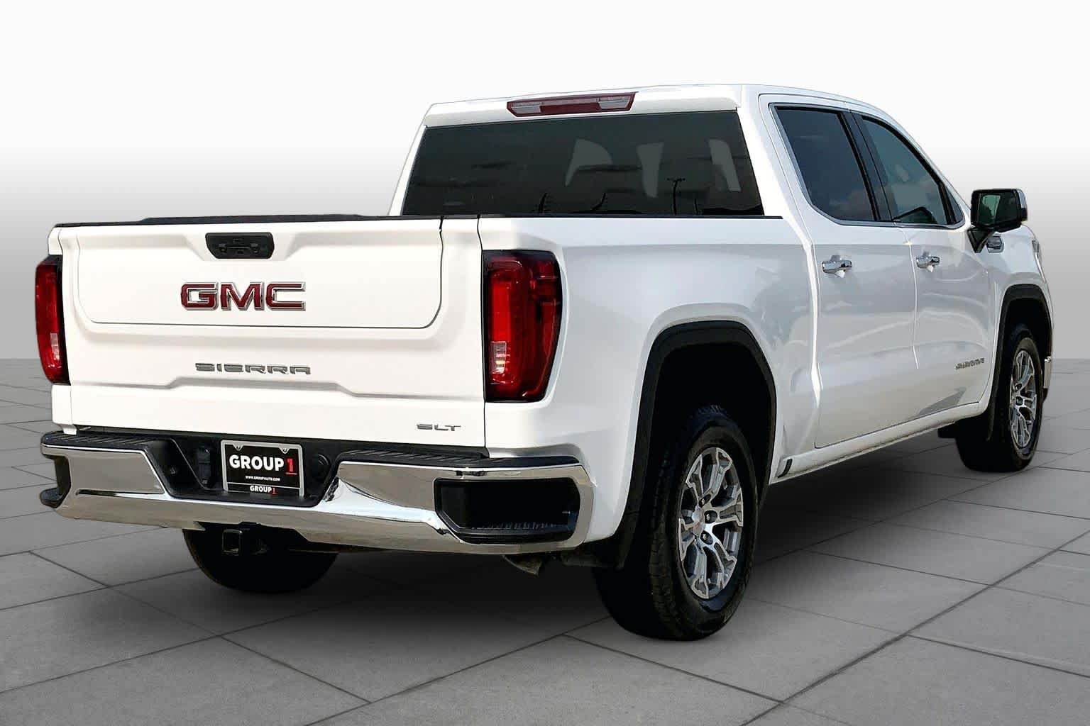 2025 GMC Sierra 1500 SLT - Photo 13
