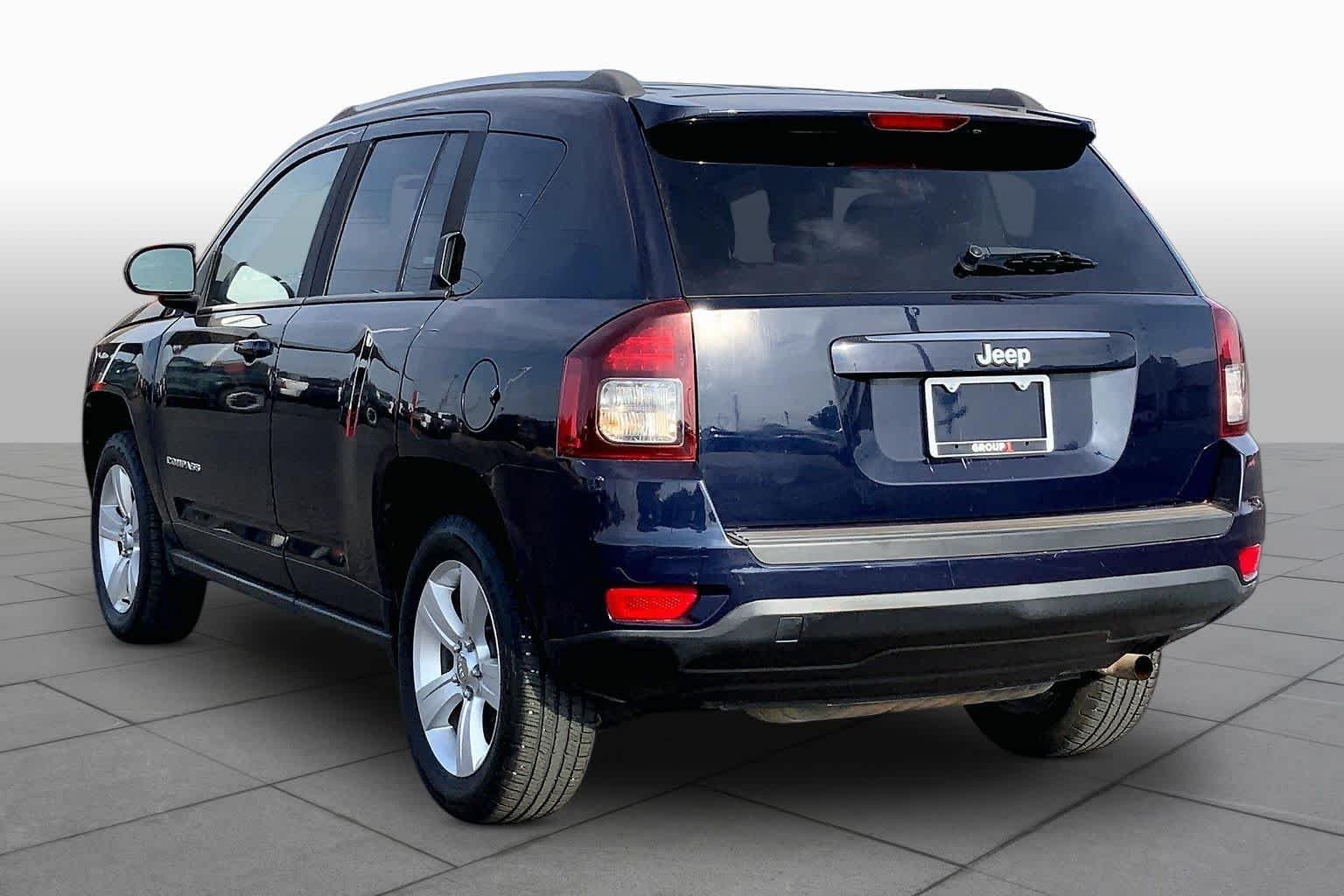 Used 2014 True Blue Pearlcoat Jeep Sport image 12