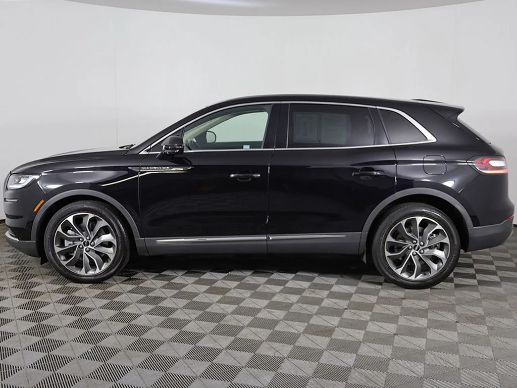 Used 2023 Black Metallic Lincoln Reserve image 19