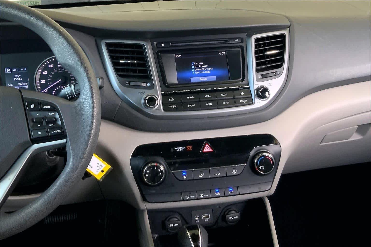 Used 2017 Coliseum Grey Hyundai SE image 7