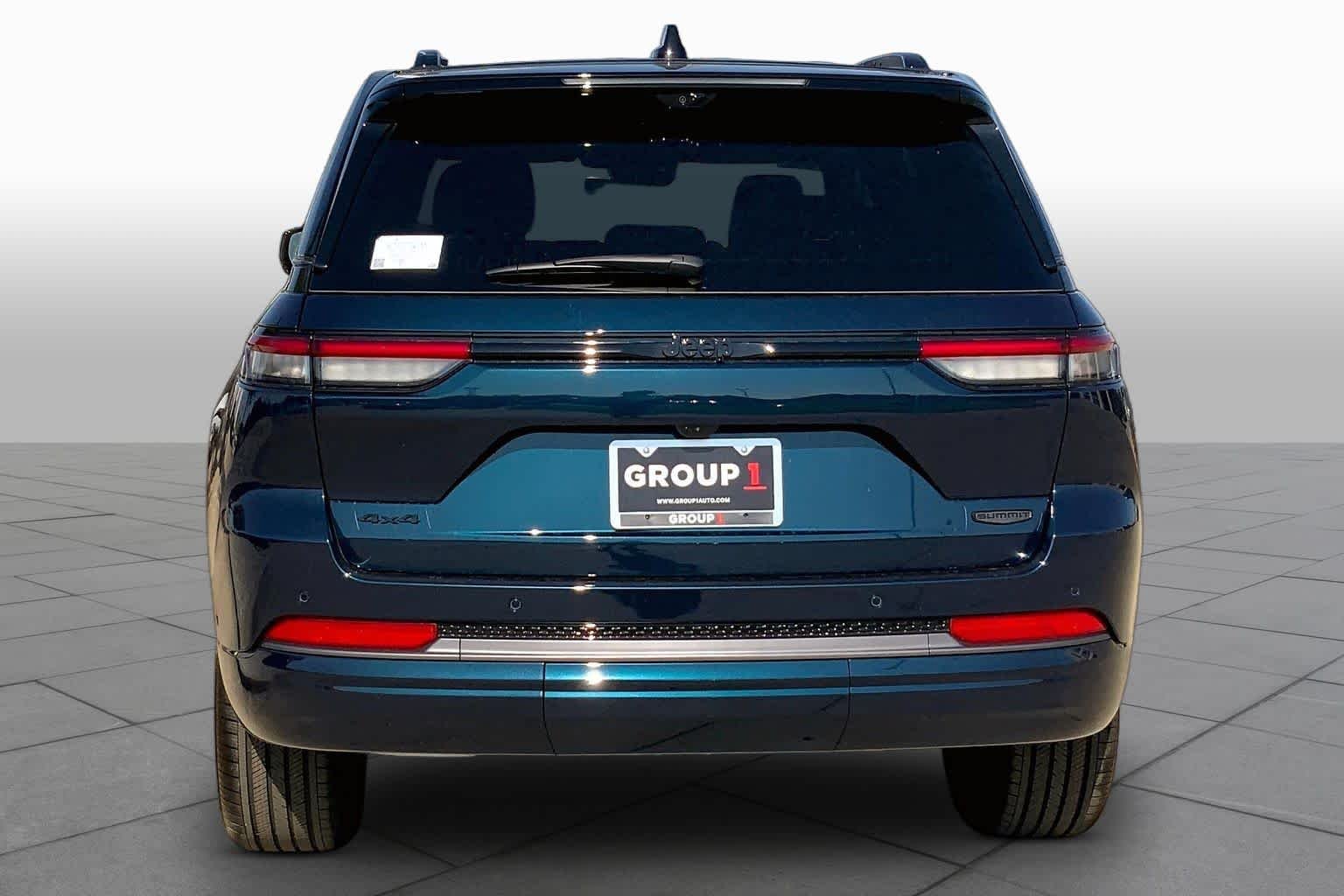 New 2026 Fathom Blue Pearl-Coat Exterior Paint Jeep Summit image 4
