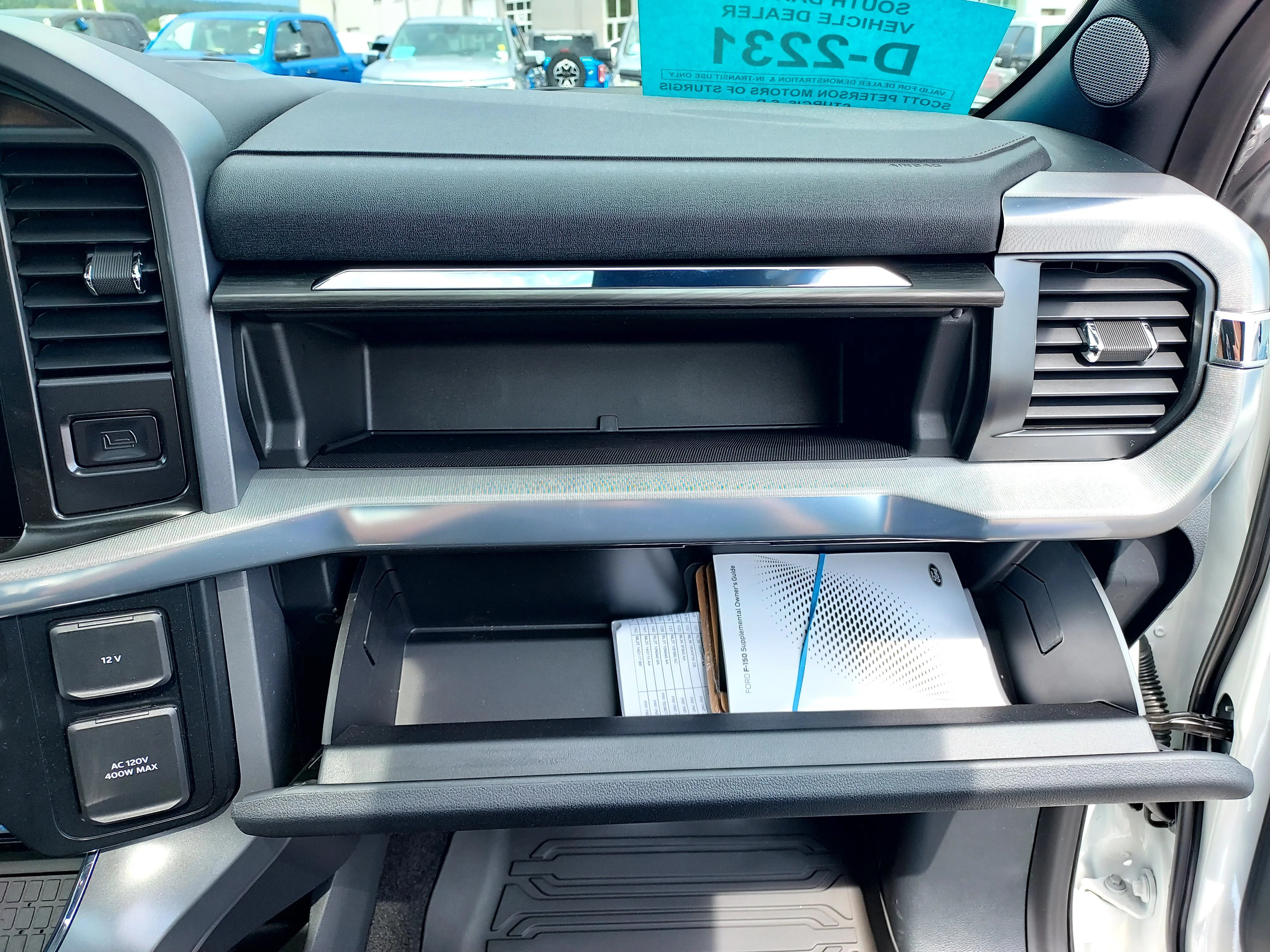 New 2026 Star White Metallic Tri-Coat Ford LARIAT image 31