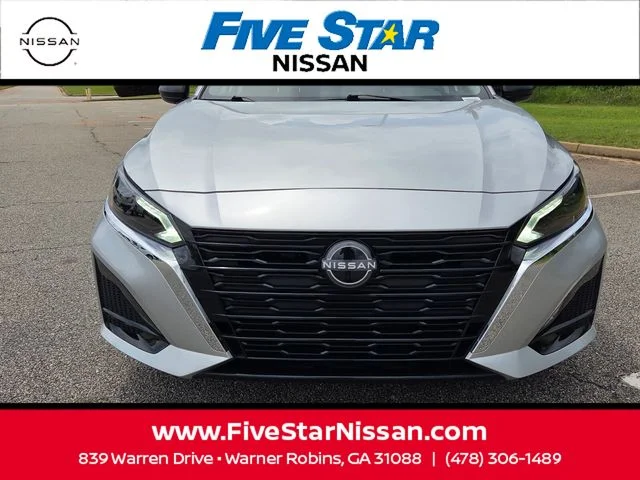 Used 2025 Silver Nissan 2.5 S image 2