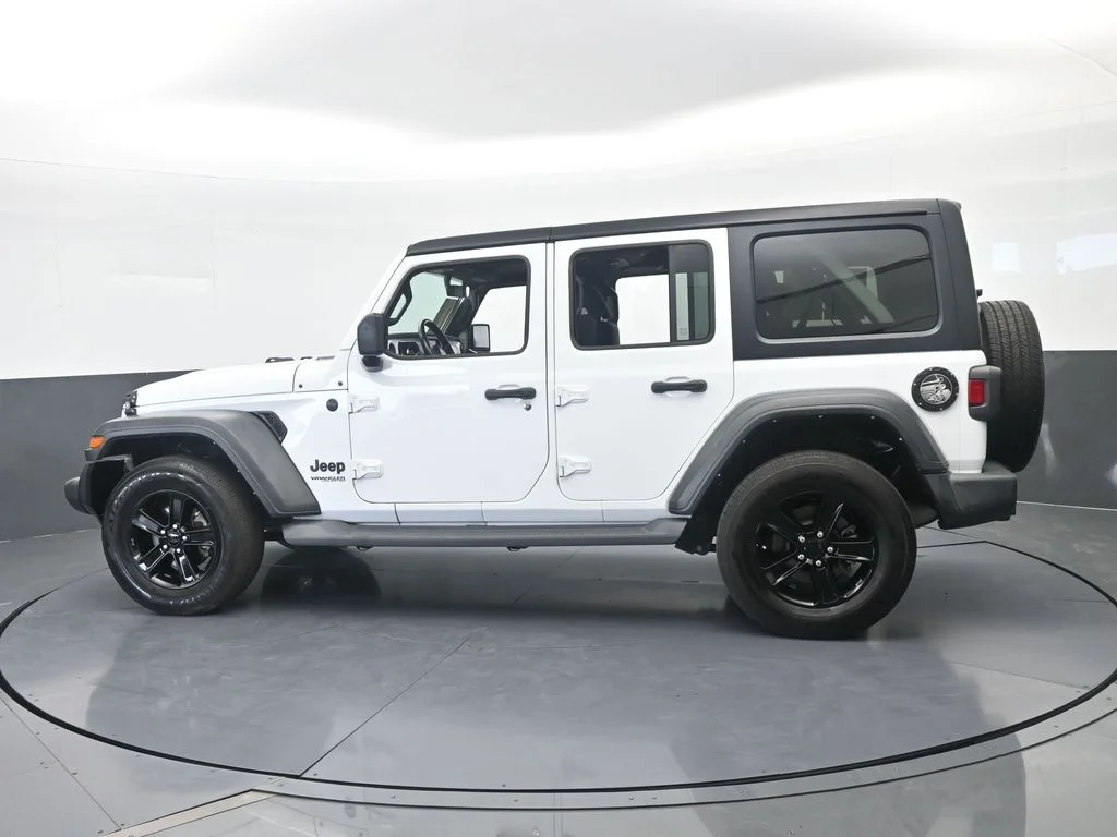 Used 2022 Bright White Clearcoat Jeep Unlimited Sport Altitude image 3