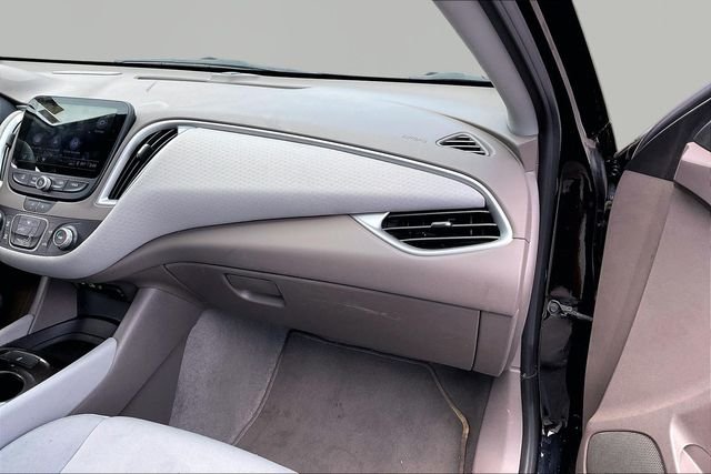 Used 2023 Black Chevrolet LS image 18