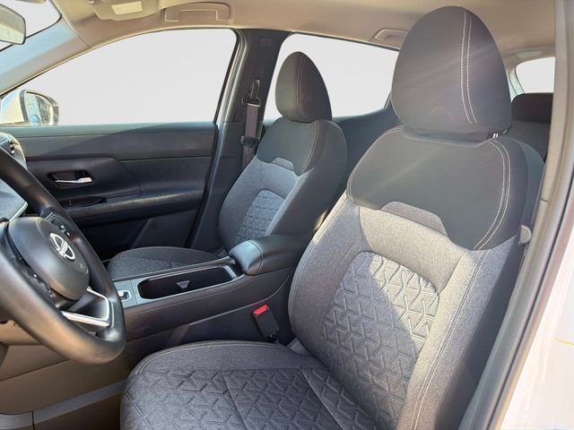 Used 2025 White Nissan SV image 18