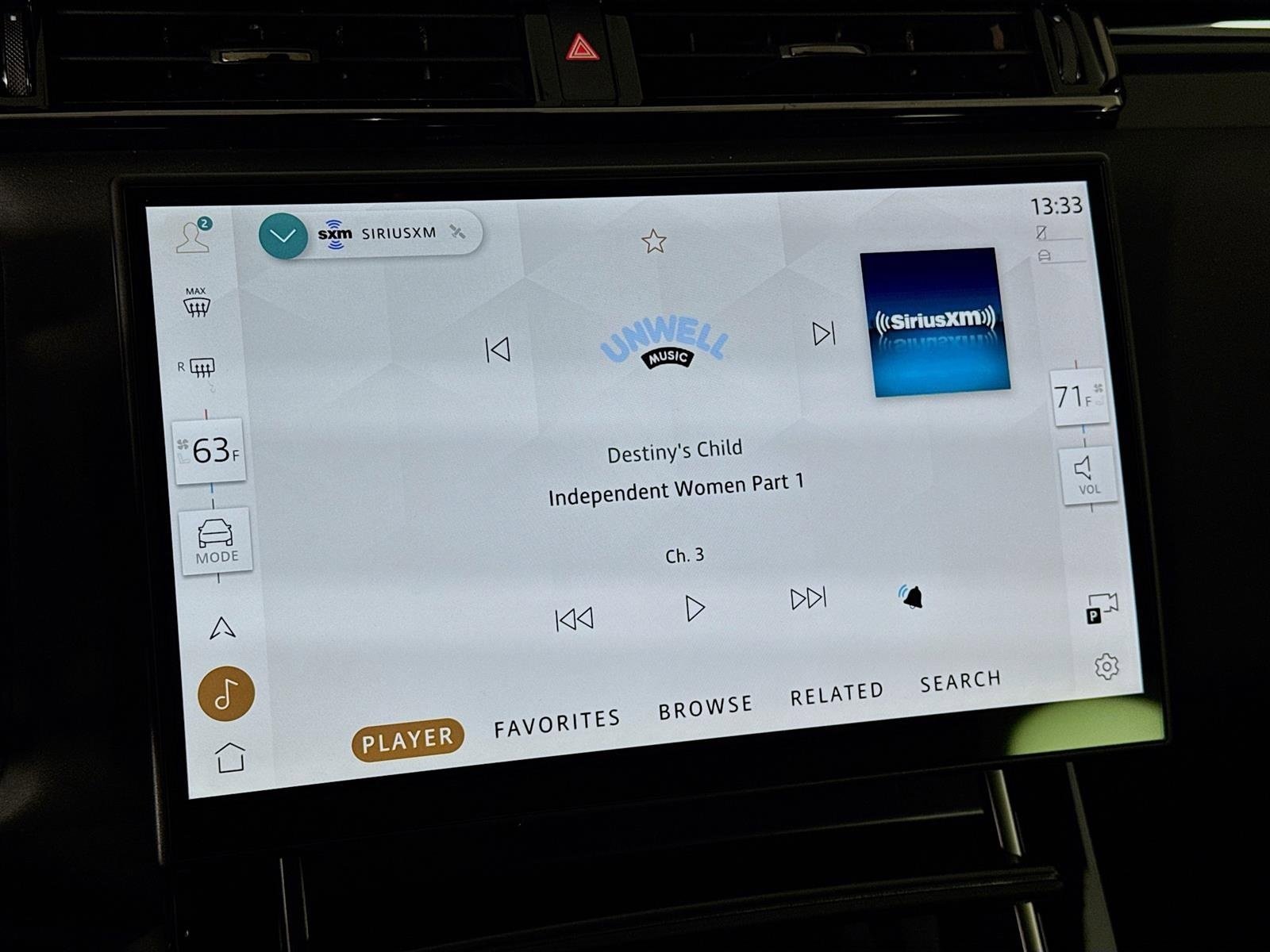 Used 2026 Blue Land Rover Dynamic SE image 15