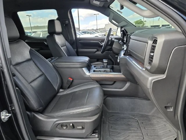 Certified Used 2023 Onyx Black GMC SLT image 31