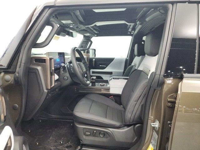 2025 GMC HUMMER EV 2X - Photo 11