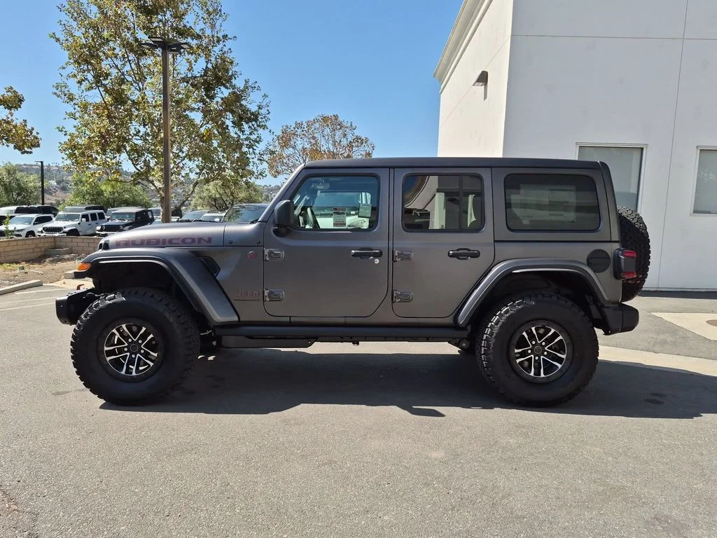 New 2026 Granite Crystal Metallic Clear-Coat Exterior Paint Jeep Rubicon X image 8
