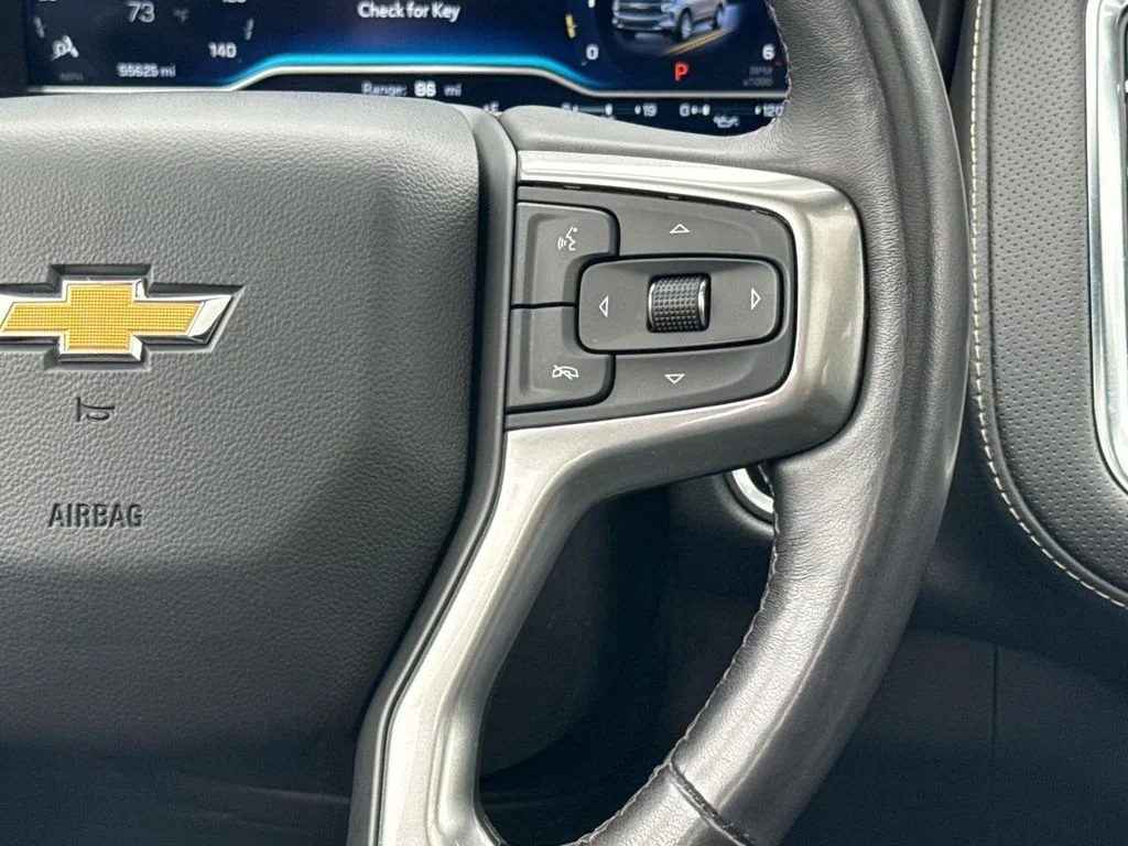 Used 2022 Iridescent Pearl Tricoat Chevrolet Premier image 26