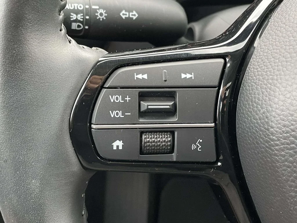 Used 2024  Honda EX-L image 10