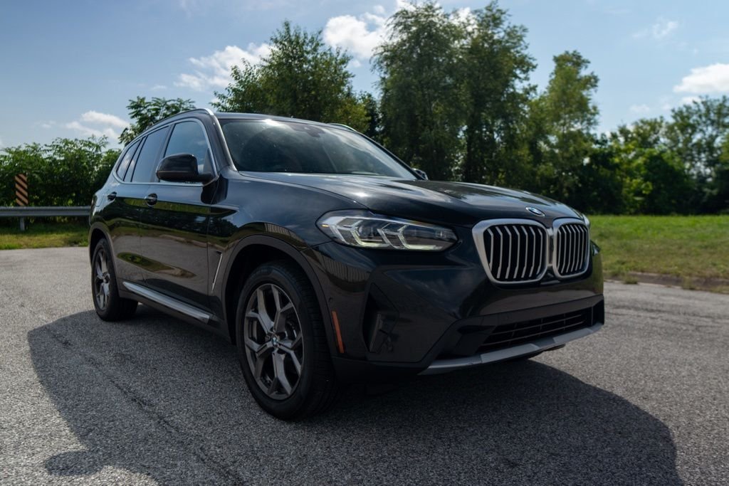 Used 2024 Black Sapphire Metallic BMW xDrive30i image 14