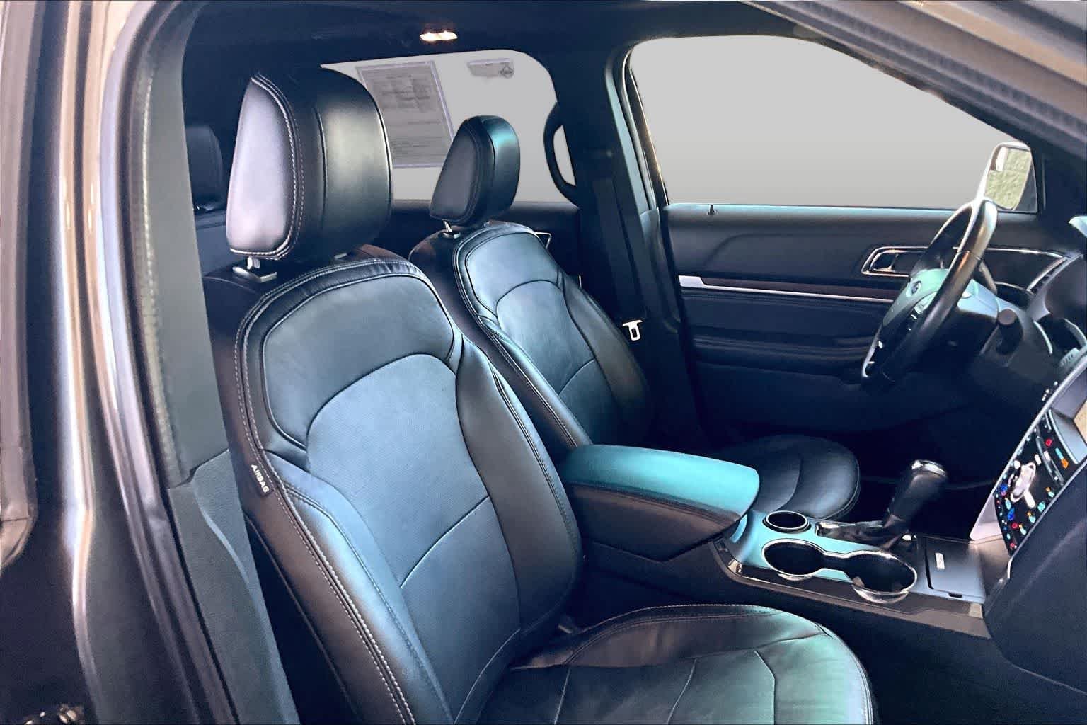 Used 2018 Gray Ford Limited image 9
