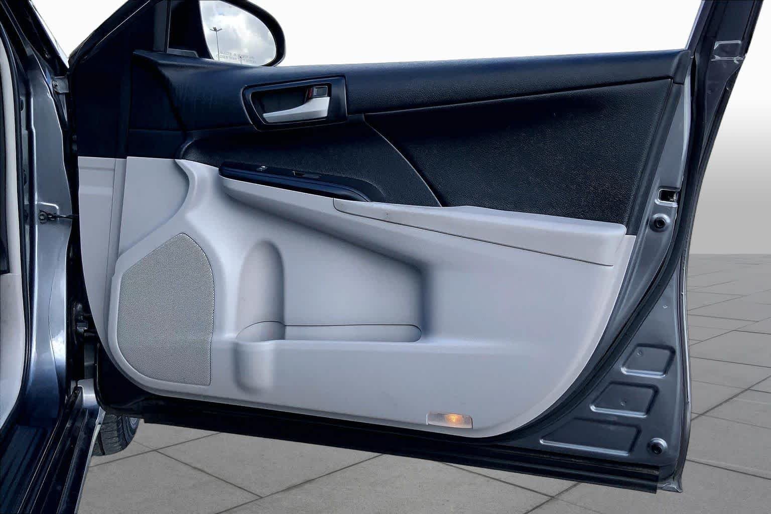 Used 2014 Magnetic Gray Metallic Toyota LE image 22