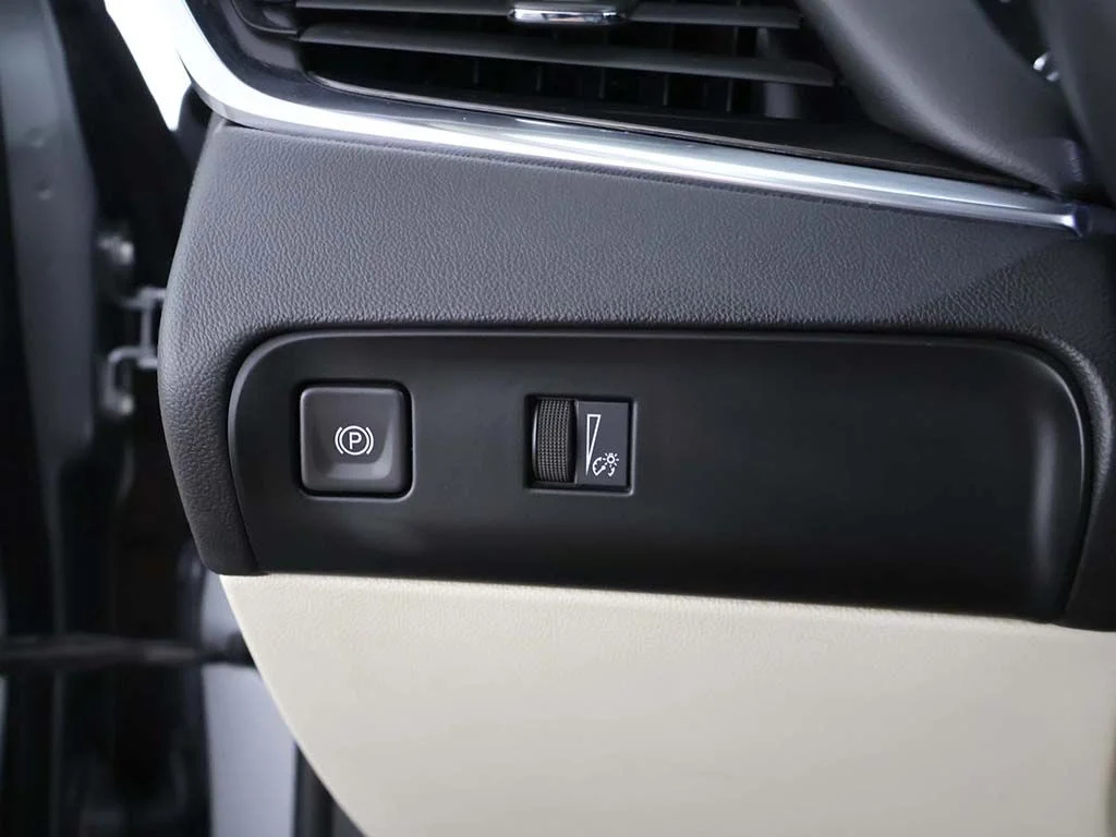 Used 2023 Gray Metallic Buick Essence image 43