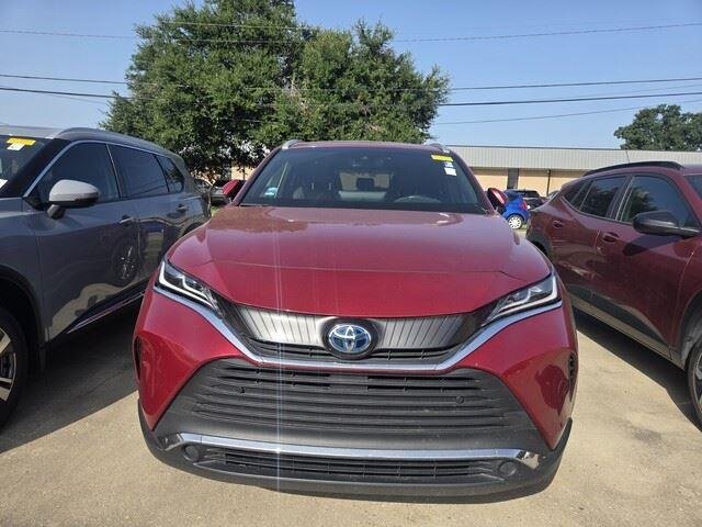 Used 2021 Ruby Flare Pearl Toyota XLE image 8