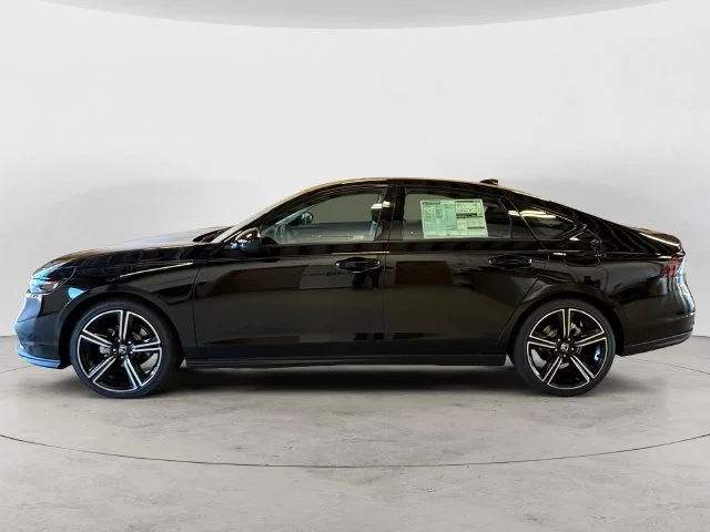 New 2026 Black Honda SE image 2